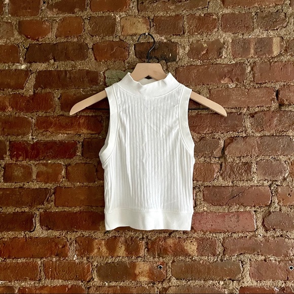 Forever 21 Tops - 2 FOR $15✨Forever 21 • White Ribbed Sleeveless Top